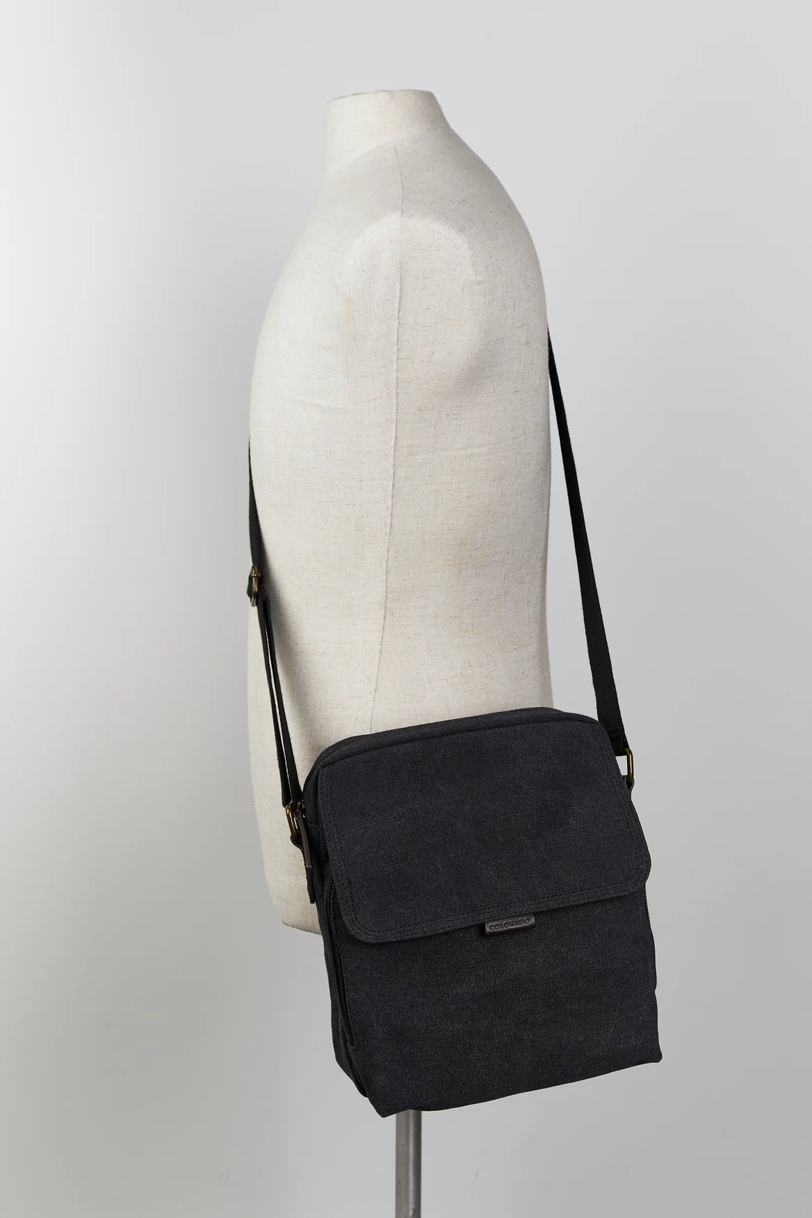 Blake Canvas/Lea Trim City Bag - Image 4