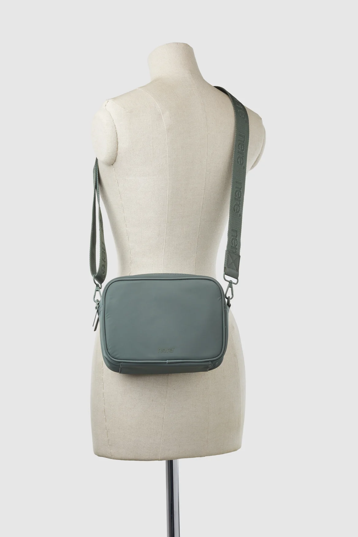 Seeker RFID Camera Bag - Image 4