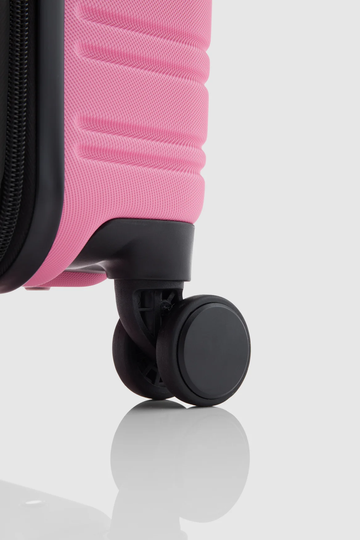 Stori Kids Carry-On 52cm Suitcase - Image 7