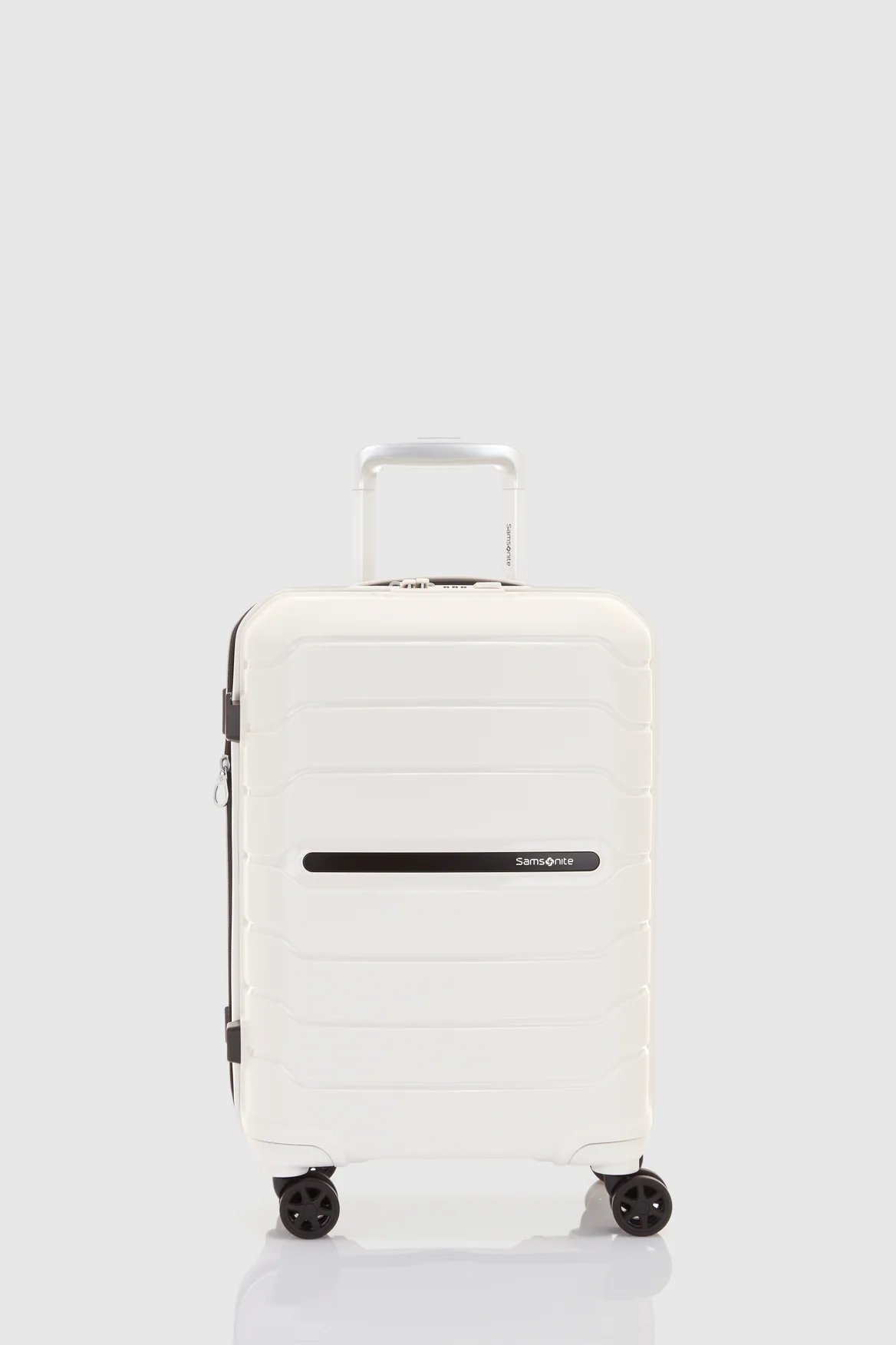 Oc2lite Carry-On 55cm Suitcase - Image 4