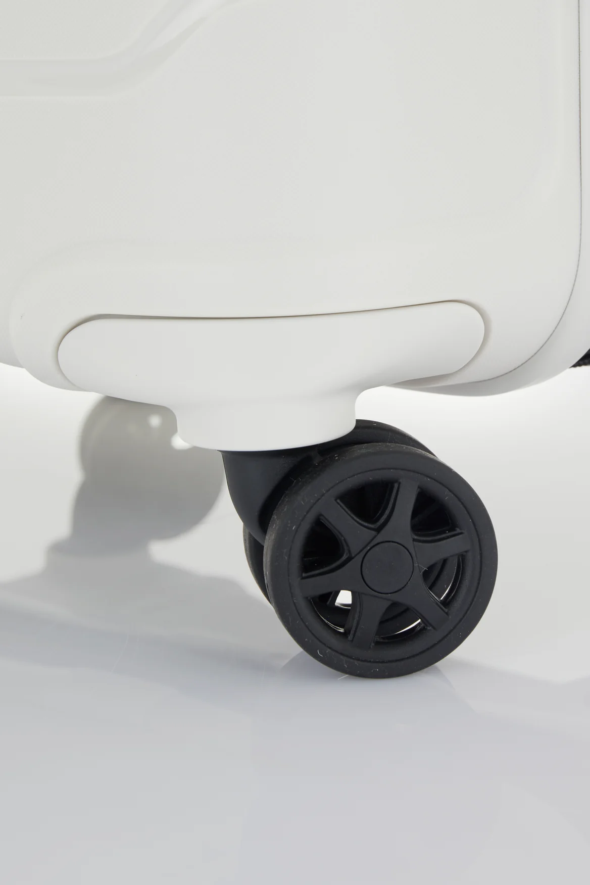 Oc2lite Carry-On 55cm Suitcase - Image 6