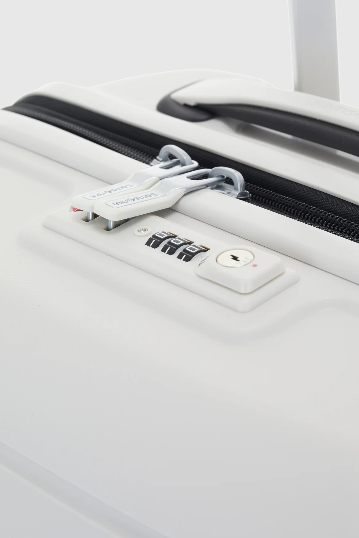 Oc2lite Carry-On 55cm Suitcase - Image 7