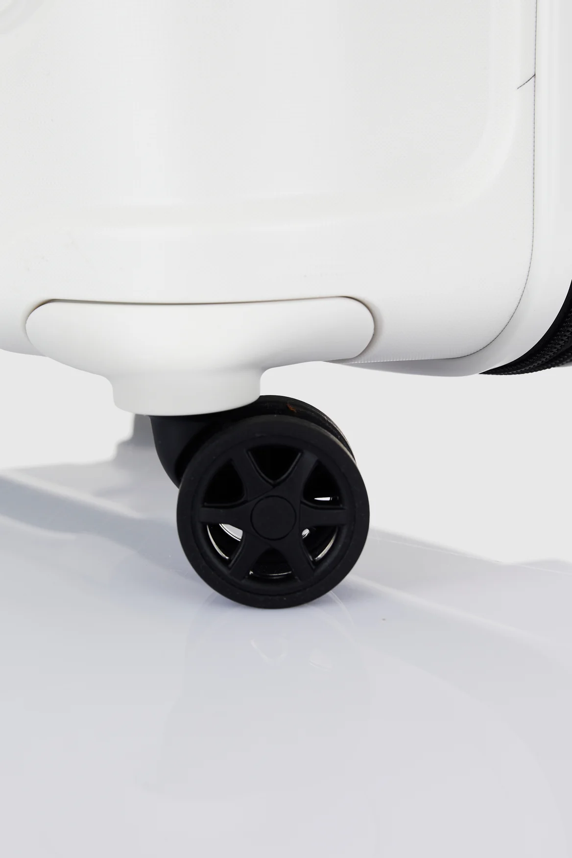 Oc2lite Check-In 75cm Suitcase - Image 6