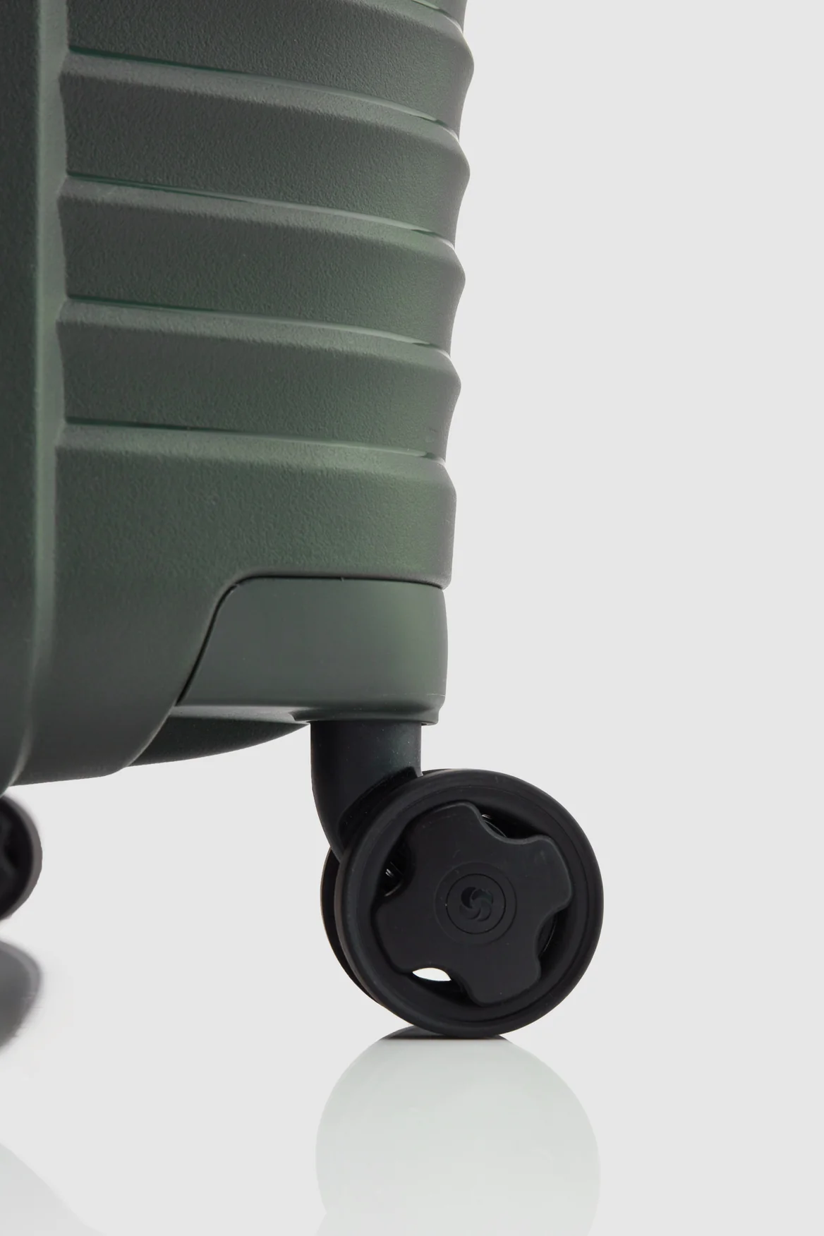 Upscape Carry-On 55cm Suitcase - Image 6